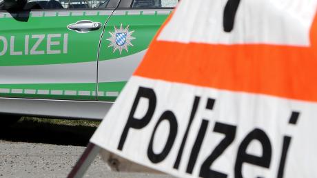 Mehrere Fahrzeuge waren in einen Unfall bei Ustersbach verwickelt.