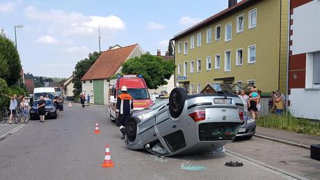 Unfall auf der Hauptstraße von Aystetten.