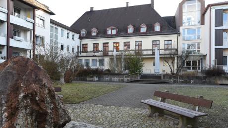 Das Notburgaheim in Westheim feiert heute sein 90-jähriges Bestehen. Teilweise ist es noch in einem Gebäudeteil des ehemaligen Schlosses der Patrizierfamilie Langenmantel untergebracht. 	
