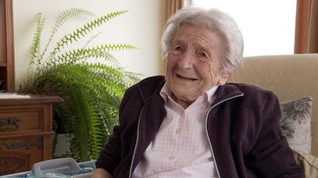 Rosamunda Hiller (oben) aus Langenneufnach, 1920 geboren, ist die bisher älteste Teilnehmerin beim Zeitzeugenprojekt. 