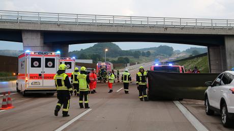 Ein Unfall auf der Autobahn 8 bei Zusmarshausen forderte mehrere Verletzte