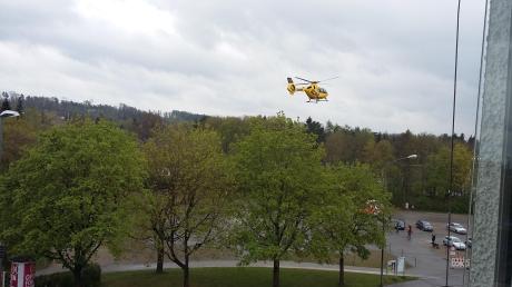 Das 14 Monate alte Mädchen wurde mit dem Rettungshubschrauber ins Klinikum Augsburg geflogen.