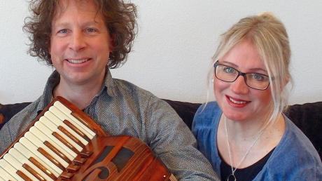 Das Fischacher Ehepaar Michaela Gumpp und Ralf Peters sind stilistisch grenzüberschreitend, lieben Klassik ebenso wie niveauvolle Unterhaltungsmusik. 