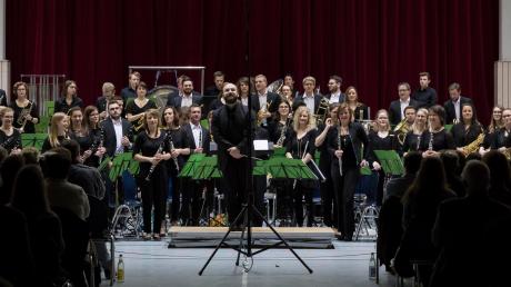 Die junge Bläserphilharmonie Ehgatten unter Robert Sibich macht Blasmusik – aber anders. Zu hören ist sie am Sonntag in Horgau. 	<b>Foto: Bavarian Symphonic Winds</b>

