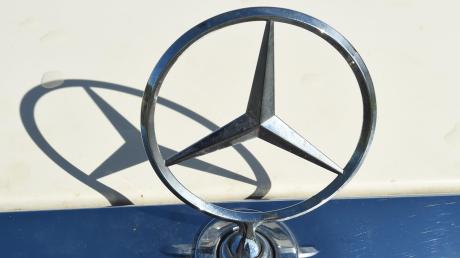 Den Smart eines 43-Jährigen hat eine Mercedesfahrerin am Sonntagnachmittag in Rommelsried übersehen.