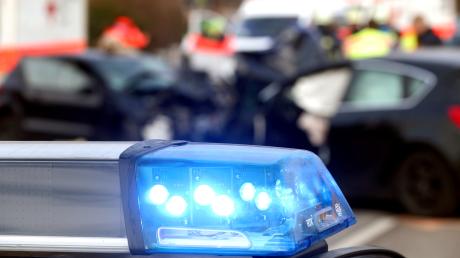 Zur Unfallaufnahme musste die Polizei bei Stettenhofen ausrücken.