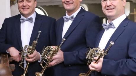 Das Nördlinger Bachtrompeten-Ensemble kommt nach Oberschönenfeld, von links: Rainer Hauf, Paul Lechner und Armin Schneider. 	