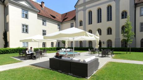 Im Hotel Kloster Holzen tagen die zwölf Präsidenten und Präsidentinnen der Universitäten in Bayern. 
