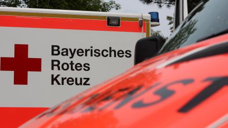 Eine Frau musste nach einem schweren Unfall bei Oberliezheim ins Krankenhaus gebracht werden. 