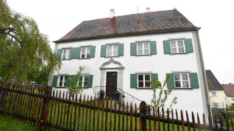 Mehr als 300 Jahre steht das ehemalige Pfarrhaus in Ustersbach, mindestens weitere 300 Jahre sollen folgen.