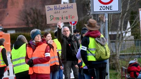 Viele Demonstranten kamen im Februar zur Demo in Welden, um ein Zeichen gegen Rechts zu setzen. 