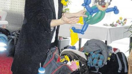 Unterhielt mit seinen Ballonkunststücken die Besucher im Hofgarten-Carrée: Tobi van Deisner.  