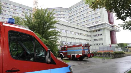 Kleine Ursache, große Wirkung: Die Feuerwehr war am Nachmittag wegen einer brennenden Dehnfuge am Klinikum. Patienten waren nicht in Gefahr. 