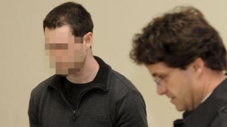 Der 26-jährige Angeklagte und Verteidiger Stefan Mittelbach. 
