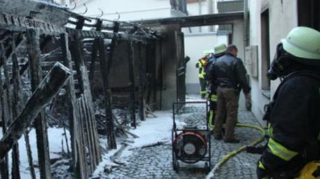 Ein Schuppen ist am Sonntagnachmittag in der Jakobervorstadt komplett ausgebrannt.