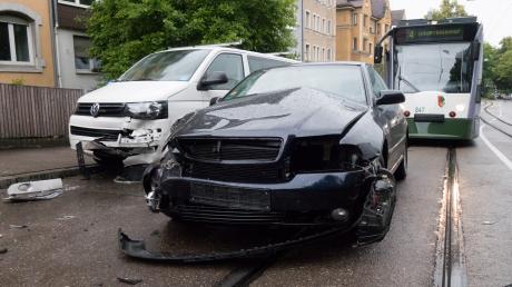 In der Gesundbrunnenstraße ereignete sich ein Unfall mit mehreren Fahrzeugen. Foto: Mateusz Roik 