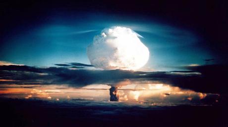 Vor fast 65 Jahren, am 1. November, testen die US-Amerikaner die erste Wasserstoffbombe auf der Insel Elugelab im pazifischen Eniwetok-Atoll. 