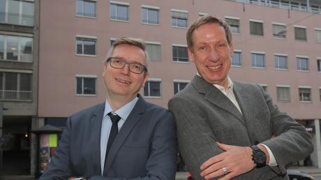 In der Karlstraße sitzt die Gesellschaft „Augsburg Marketing“, die City Initiative Augsburg zieht gerade mit ein. Unter einem Dach sind daher jetzt Ekkehard Schmölz (links) und Heinz Stinglwagner vereint.