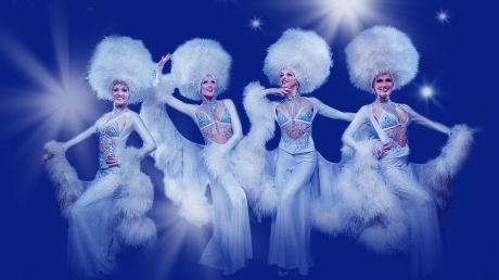 Die Vegas Showgirls, Akrobaten und Schwertschlucker sollen das Publikum im „Winter Wonderland“ auf dem Plärrergelände zum Staunen bringen. 