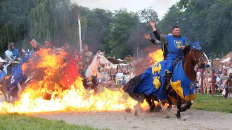 Die Armati Equites aus Weißenhorn sind für ihre spektakulären Ritter-Shows bekannt. 