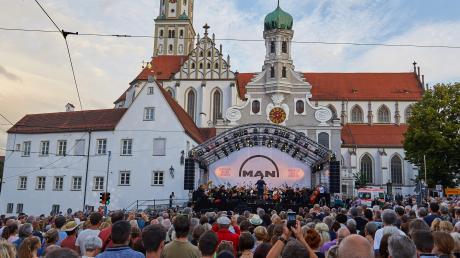 Die große Bühne am Ulrichsplatz gehört wieder zum Programm des Augsburger Stadtfests. Allerdings gibt es in diesem Jahr einige Neuerungen. 