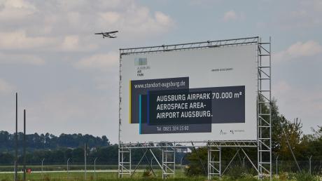 Geworben wird für das Gewerbegebiet am Flughafen Augsburg. 