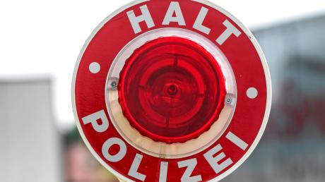 Die Polizei hat in Dillingen zum zweiten Mal einen Lastwagenfahrer kontrolliert, der vorher Kokain genommen hatte. 	