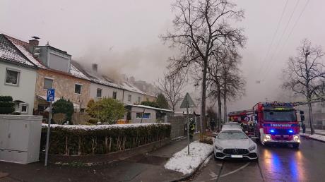 Die Berufsfeuerwehr Augsburg rückte am Dienstag zu einem Brand in Hochzoll aus.