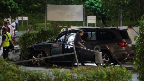 In diesem Auto, das nach einer Irrfahrt auf dem Ikea-Parkplatz bei Augsburg stoppte, starb eine 21 Jahre alte Frau.