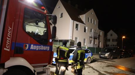 In einem Mehrfamilienhaus in Augsburg-Kriegshaber war Feuer ausgebrochen.