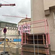 Das rosafarbene Kulturlet, das einst in der Maximilianstraße stand, hat eine neue Bleibe.