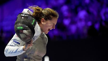 Florett-Europameisterin Leonie Ebert schreit ihr Glück über den Sieg hinaus. Die Würzburger Fechterin muss sich aktuell viel mit sportpolitischen Dingen beschäftigen.