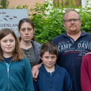 Daniela und Thomas Sachs wehren sich gegen eine Kündigung der Wohnungsgenossenschaft Frauenland Würzburg. Die Eltern von drei Kindern fühlen sich von der Genossenschaft unfair behandelt.