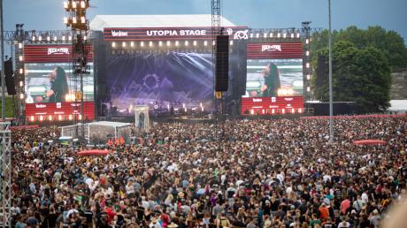 Riesige Bühnen, Menschenmassen und über 70 Bands: Rock im Park ist eines der ganz großen Festivals in Deutschland. Wir haben alle Infos für 2024. 