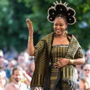 Die Modenschau (Foto von 2022) ist ein fester Programmpunkt des Africa Festivals in Würzburg – auch in diesem Jahr. 