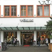 Das Modehaus "Völk" am oberen Markt in Würzburg wird bald schließen.