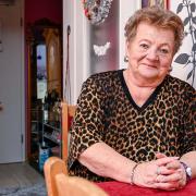 Die Würzburger Seniorin Angelika A. hat als Reinigungskraft gearbeitet und heute nur eine kleine Rente, die mit Grundsicherung im Alter aufgestockt wird.