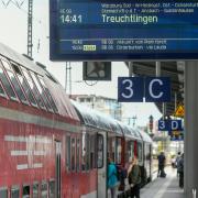 Nach wie vor setzt Betreiber Go-Ahead auf der Strecke zwischen Würzburg und Treuchtlingen häufig noch eher historisch anmutende Zuggarnituren ein.