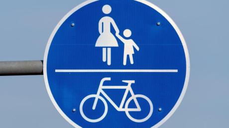Der Bürgermeister will Möglichkeiten für Radwege prüfen. (Symbolbild)