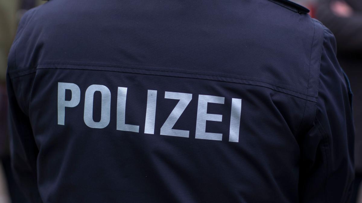 #Landkreis Karlsruhe: Vier Männer überfallen Supermarkt: Polizei sucht Zeugen