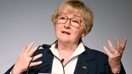 Theresia Bauer (Bündnis 90/ Die Grünen), baden-württembergische Wissenschaftsministerin, spricht.