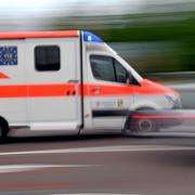 Ein Krankenwagen hat den 19-Jährigen zunächst ins Nördlinger Krankenhaus gebracht. 