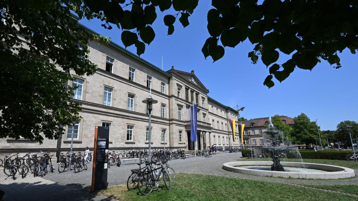 #Geschichte: Universität Tübingen behält ihren Namen