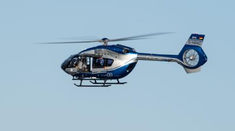Bei der Suche nach einem vermissten Zehnjährigen aus Munderkingen kam ein Hubschrauber der Polizei zum Einsatz.