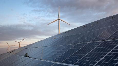 Im Wittelsbacher Land ist 2022 mehr Strom mit Windkraft, Biomasse und vor allem mit Photovoltaik erzeugt worden als im Jahr zuvor.