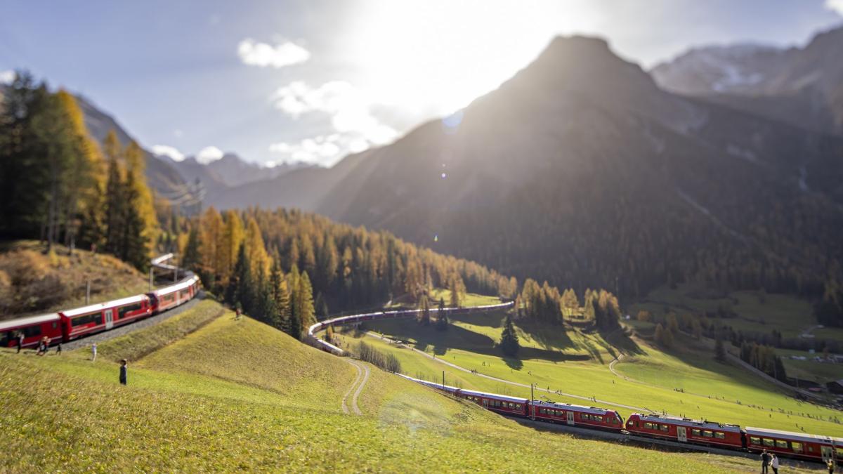 #Rhätische Bahn: Schweizer stellen mit langem Reisezug Weltrekord auf