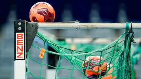 Bei der Handball-WM 2023 spielt Katar gegen Serbien. Alle Infos rund um Übertragung im TV und Stream, Uhrzeit und Termin gibt es hier.