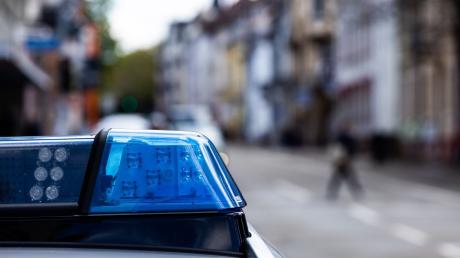 An einer Fußgängerampel in der Friedrich-Ebert-Straße im Augsburger Stadtteil Hochfeld ist am Mittwoch eine Frau angefahren worden.