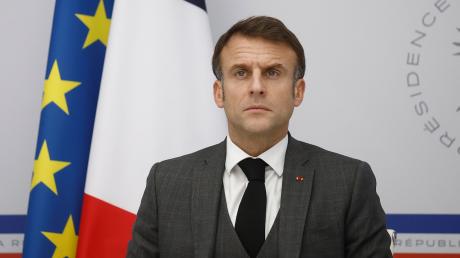 Emmanuel Macron, Präsident von Frankreich, nimmt an einer Videokonferenz teil.