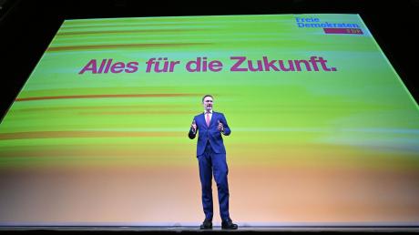 Christian Lindner, Bundesvorsitzender der FDP, spricht beim Dreikönigstreffen der FDP im Opernhaus in Stuttgart.